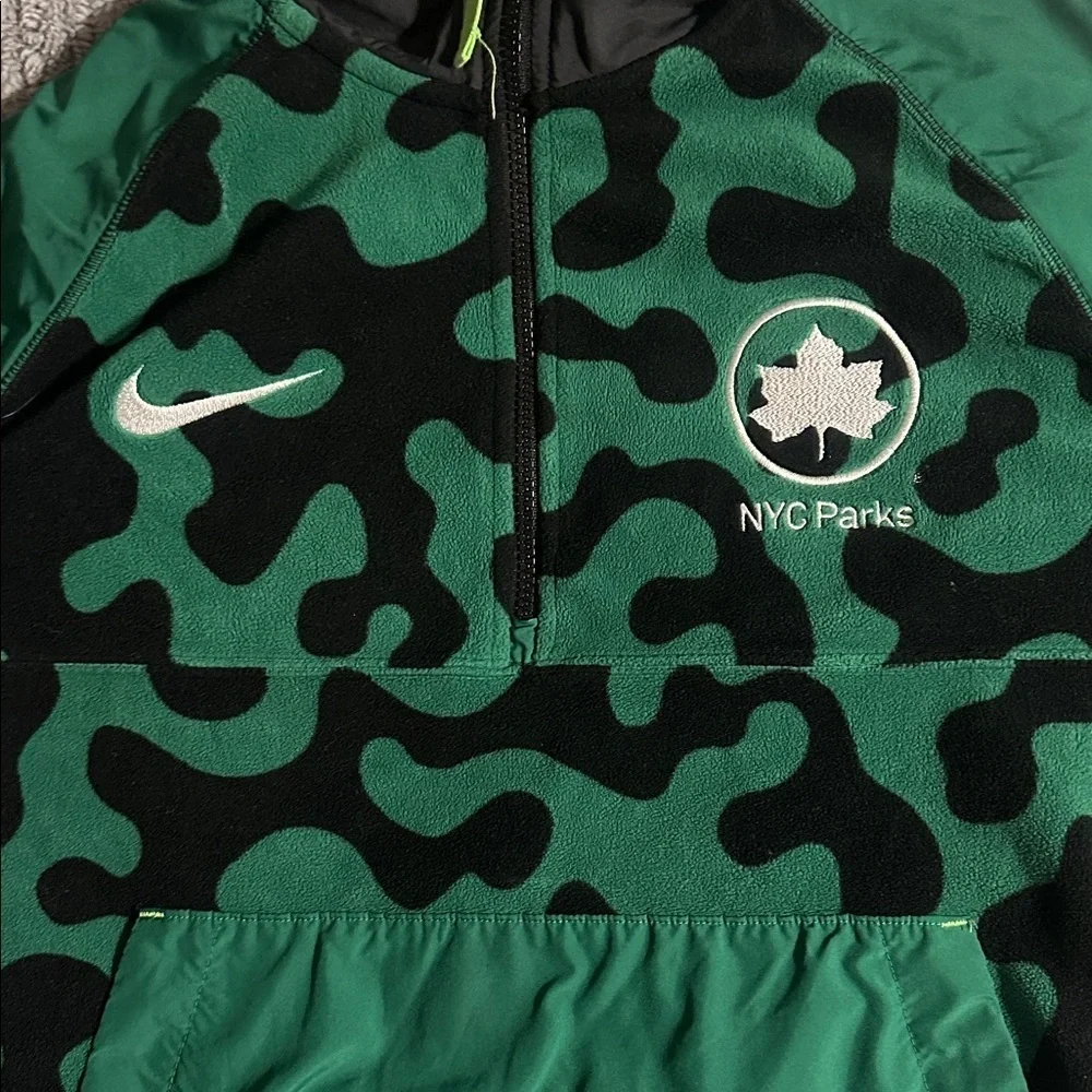 Men’s NYC Parks Nike Green and Black quarter zip